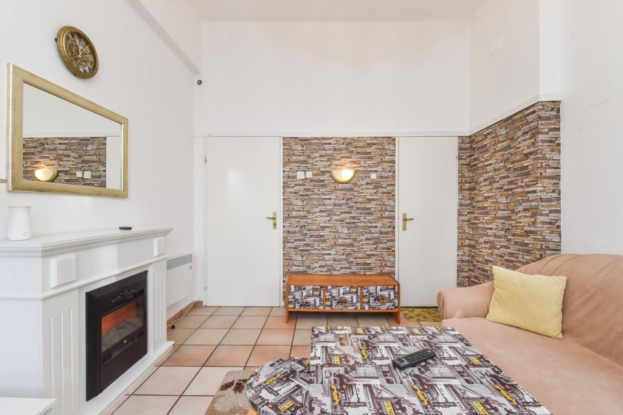 Historical Lion'S Bridge 1-Bedroom Apartment By Flat Mаnager Sofia Exterior photo